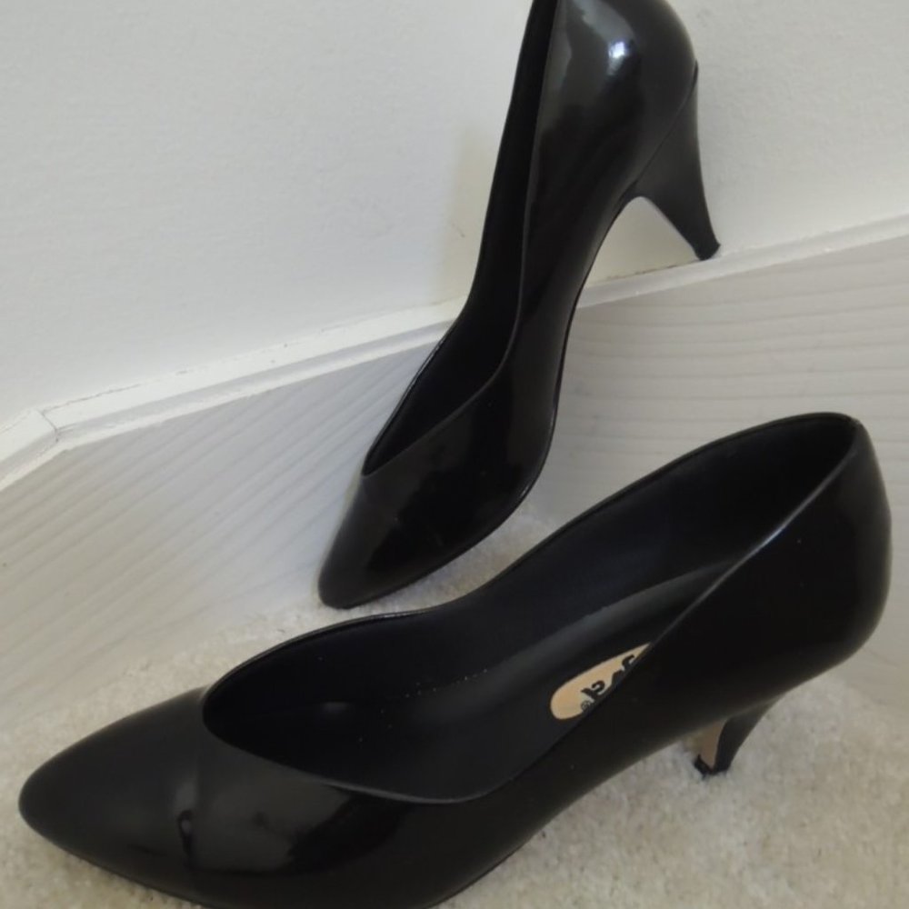 Ladies Shoes Size 8 1/2 M Black Patent Leather